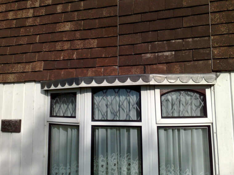 Lead flashing on bay window roof